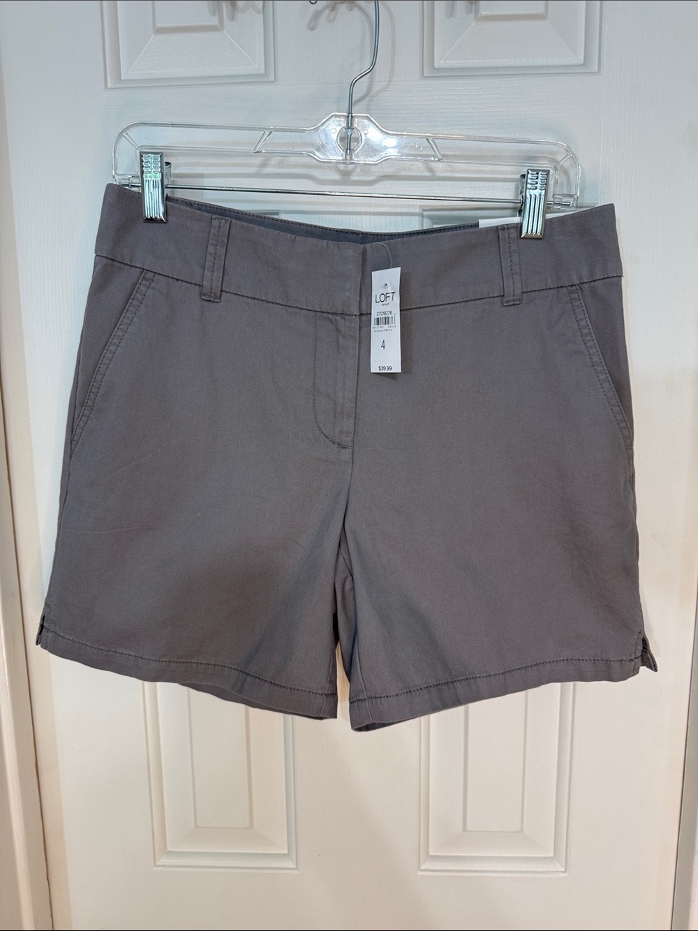 LOFT Women's Gray Chino Shorts